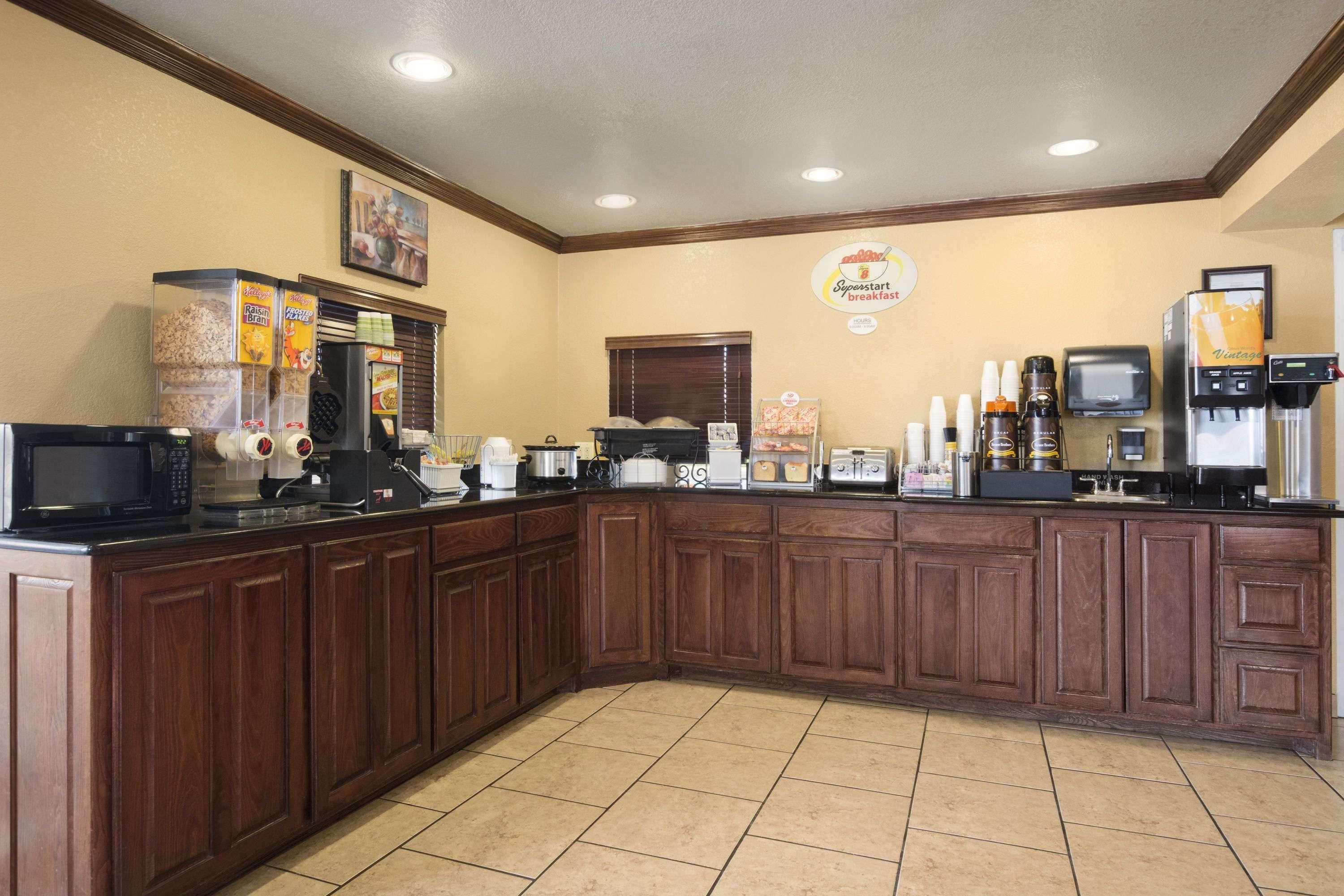 Super 8 By Wyndham Amarillo Central Tx מראה חיצוני תמונה